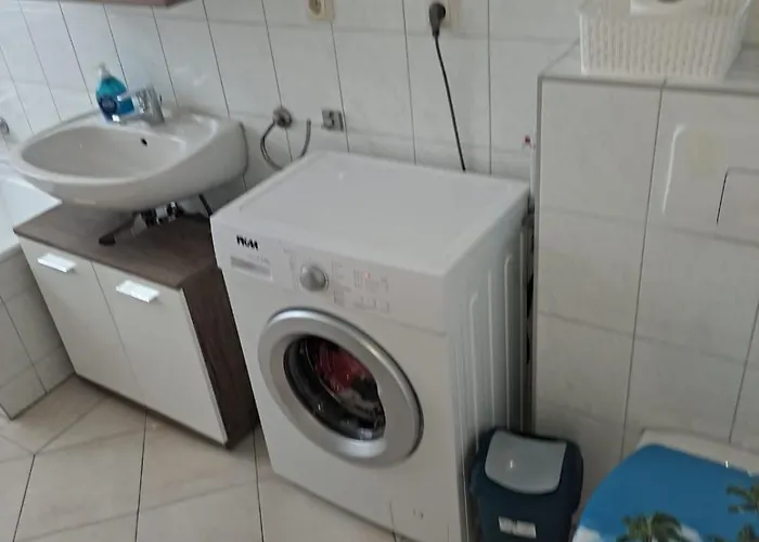 Stellas Monteurwohnungen شقة